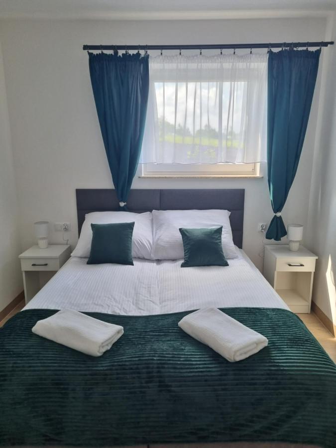 Apartamenty Jelen Pod Grapom Banska Nizna Exterior foto